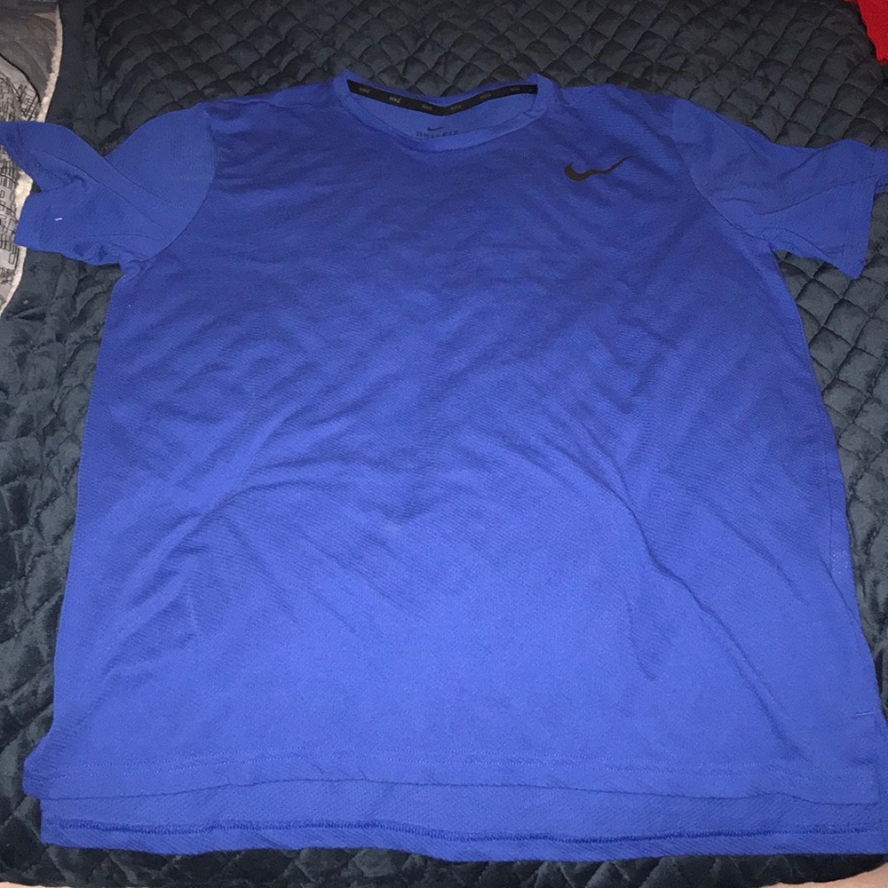 Blue nike tee